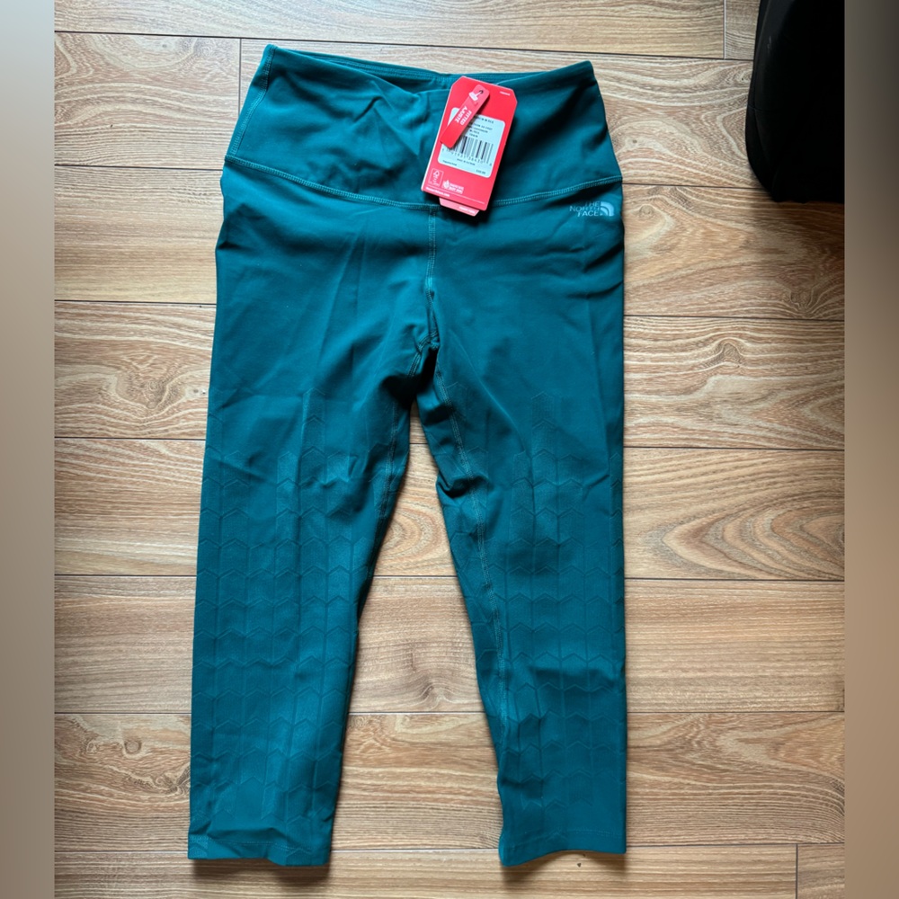 NWT The North Face Leggings Green Printed Crop Sz M